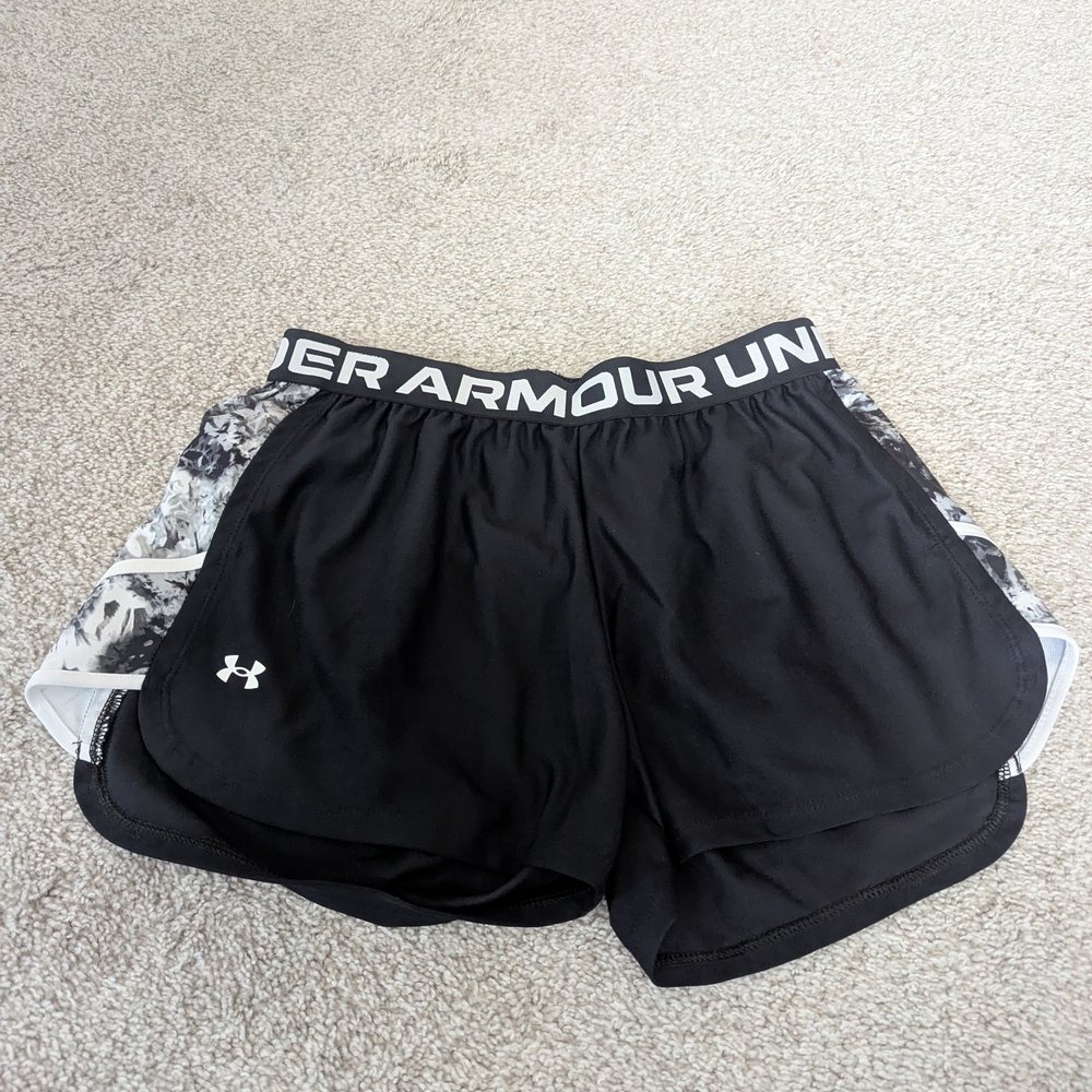 Under Armour Black Women's Athletic Shorts with Patterned Side Panels